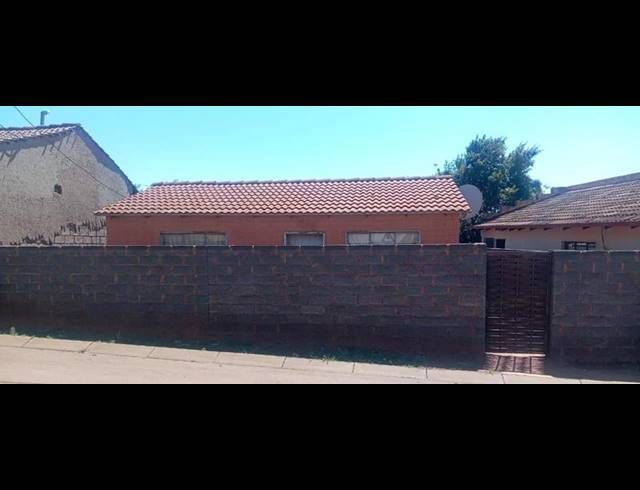 2 BEDROOM HOUSE FOR SALE IN RIETVALLEI